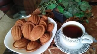 Intip Pembuatan Bolu Cukke, Cemilan Manis Andalan Orang Bugis