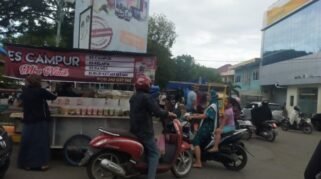Di Sini Tempat Berburu Takjil Buka Puasa yang Paling Ramai di Bone 6 Di Sini Tempat Berburu Takjil Buka Puasa yang Paling Ramai di Bone