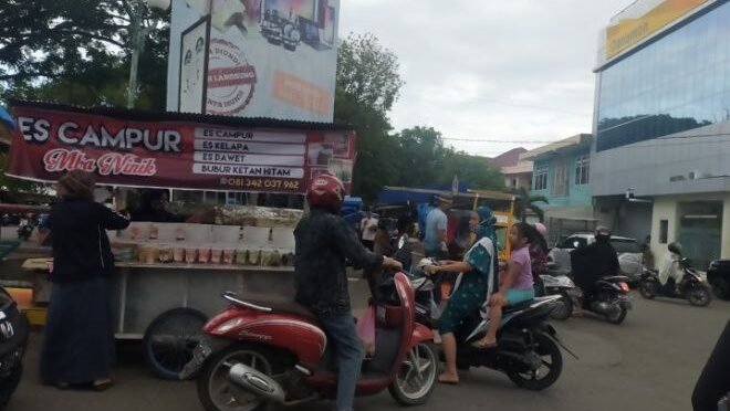 Di Sini Tempat Berburu Takjil Buka Puasa yang Paling Ramai di Bone