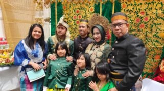 Keren, Pasangan asal Sulsel Gelar Pernikahan Adat Bugis di New York Amerika 3 Keren, Pasangan asal Sulsel Gelar Pernikahan Adat Bugis di New York Amerika