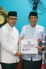 Tim Safari Ramadan Pemerintah Kabupaten (Pemkab) Bone 1446 H/2025 M yang tergabung dalam Tim II yang dipimpin oleh Wakil Bupati Bone Andi Akmal Pasluddin, berlanjut ke malam tujuh Ramadan.