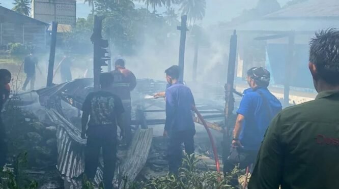Kebakaran Di Maduri Palakka Hanguskan Rumah Panggung Milik Warga 5 Kebakaran Di Maduri Palakka Hanguskan Rumah Panggung Milik Warga