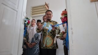 Pengurusan KTP Lebih Mudah di Bone, Ini 5 Lokasi Layanan yang Dilaunching Bupati Andi Asman 8 Pengurusan KTP Lebih Mudah di Bone, Ini 5 Lokasi Layanan yang Dilaunching Bupati Andi Asman