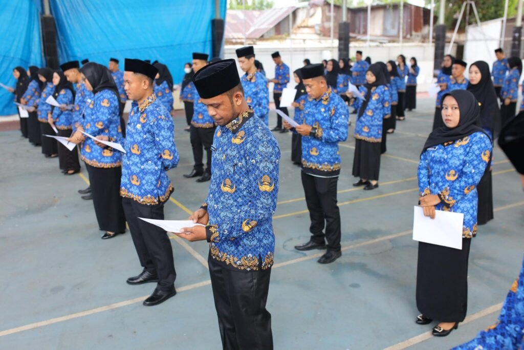 70 CPNS Bone Terima SK, Bupati Perintahkan Tes Urine di Tempat untuk Perangi Narkoba 7 70 CPNS Bone Terima SK, Bupati Perintahkan Tes Urine di Tempat untuk Perangi Narkoba