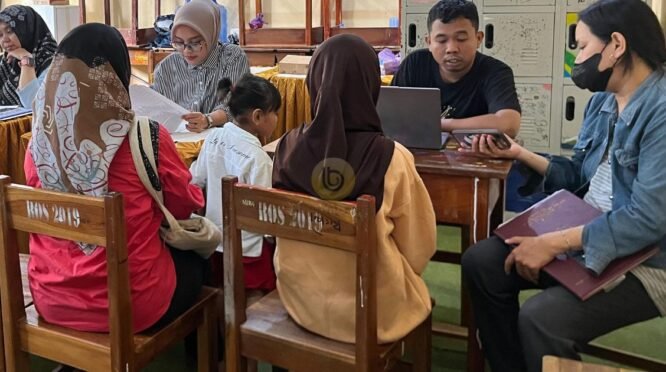 53 Siswa Jalur Prestasi MTsN 1 Bone Resmi Daftar Ulang, Kepala Madrasah Sampaikan Ini 2 53 Siswa Jalur Prestasi MTsN 1 Bone Resmi Daftar Ulang, Kepala Madrasah Sampaikan Ini