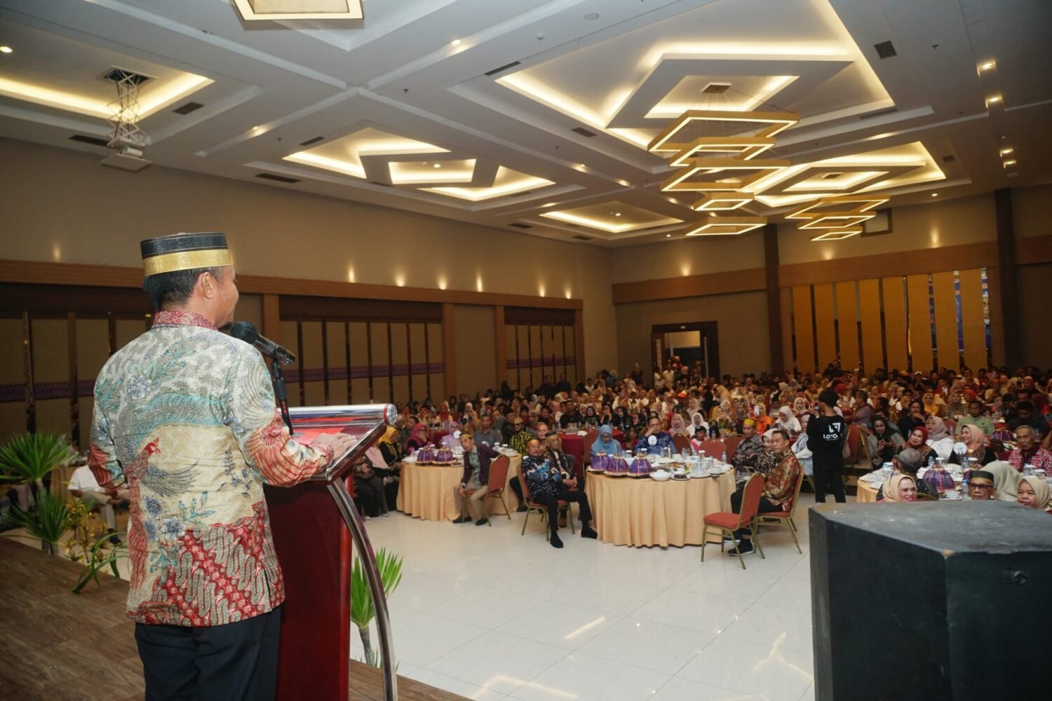 Bupati Bone Hadiri Ramah Tamah Keluarga Besar La Temmu Page Arung Labuaja