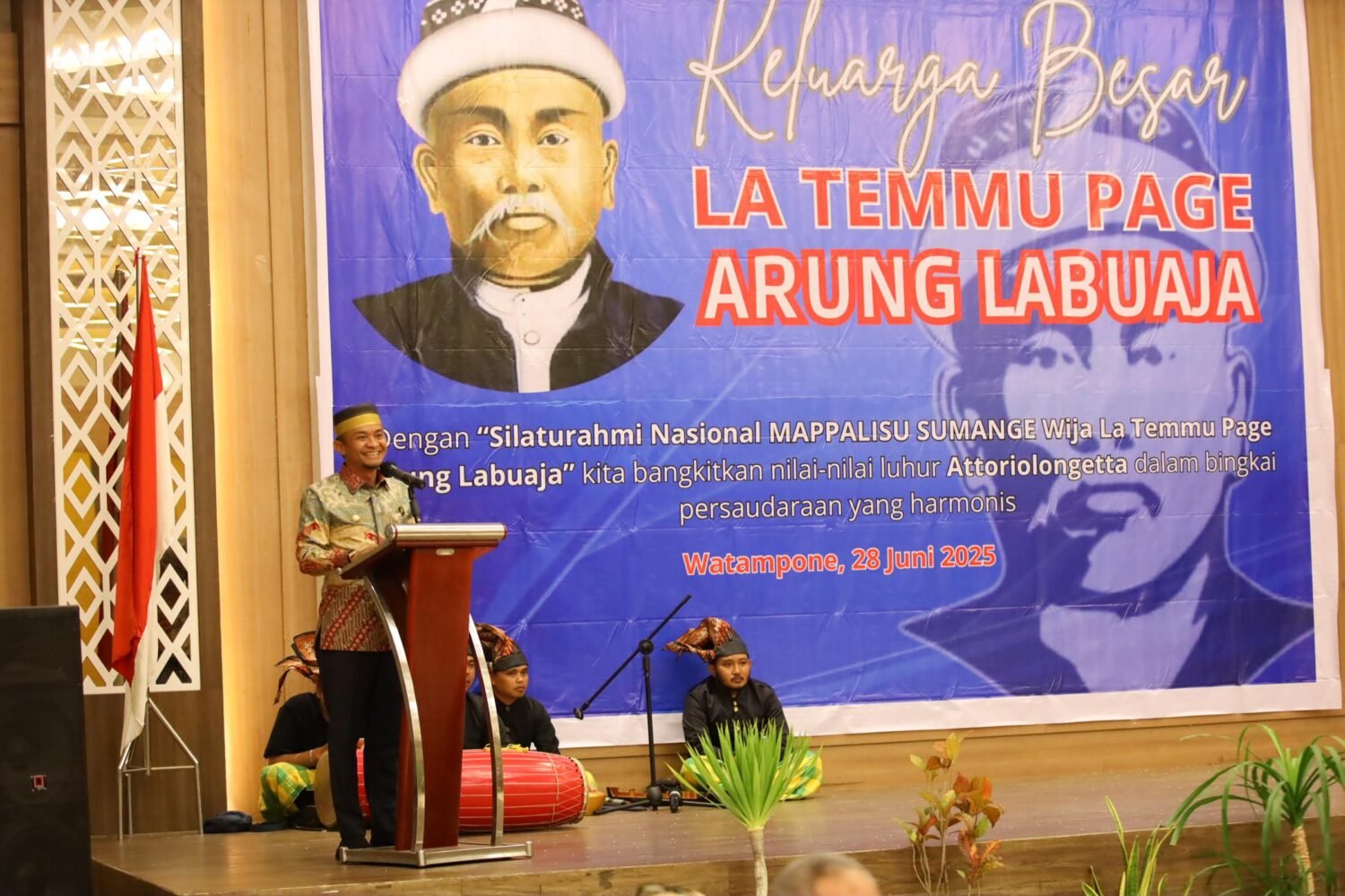 Bupati Bone Hadiri Ramah Tamah Keluarga Besar La Temmu Page Arung Labuaja