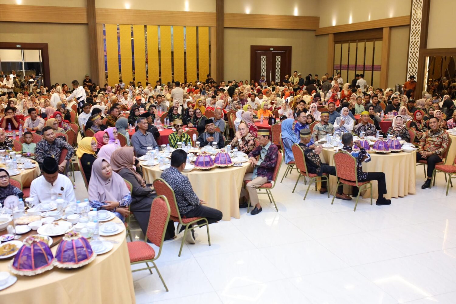 Bupati Bone Hadiri Ramah Tamah Keluarga Besar La Temmu Page Arung Labuaja
