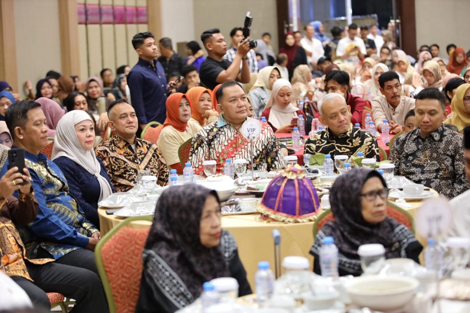 Bupati Bone Hadiri Ramah Tamah Keluarga Besar La Temmu Page Arung Labuaja