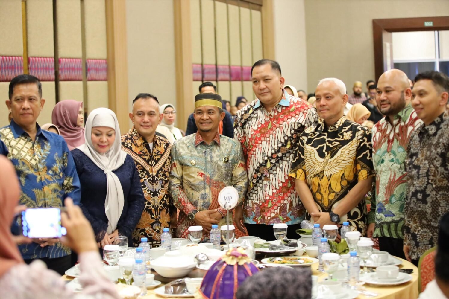 Bupati Bone Hadiri Ramah Tamah Keluarga Besar La Temmu Page Arung Labuaja