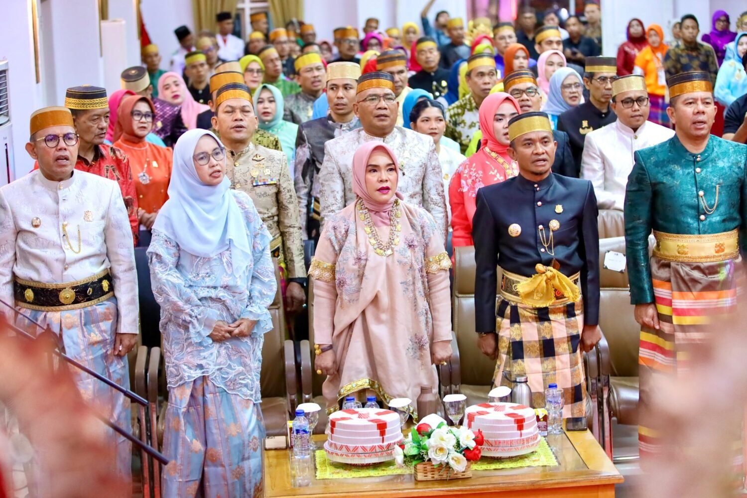 Bupati Bone Terima Pin Kehormatan Saat Hadiri Pelantikan DPP KKWA 2025