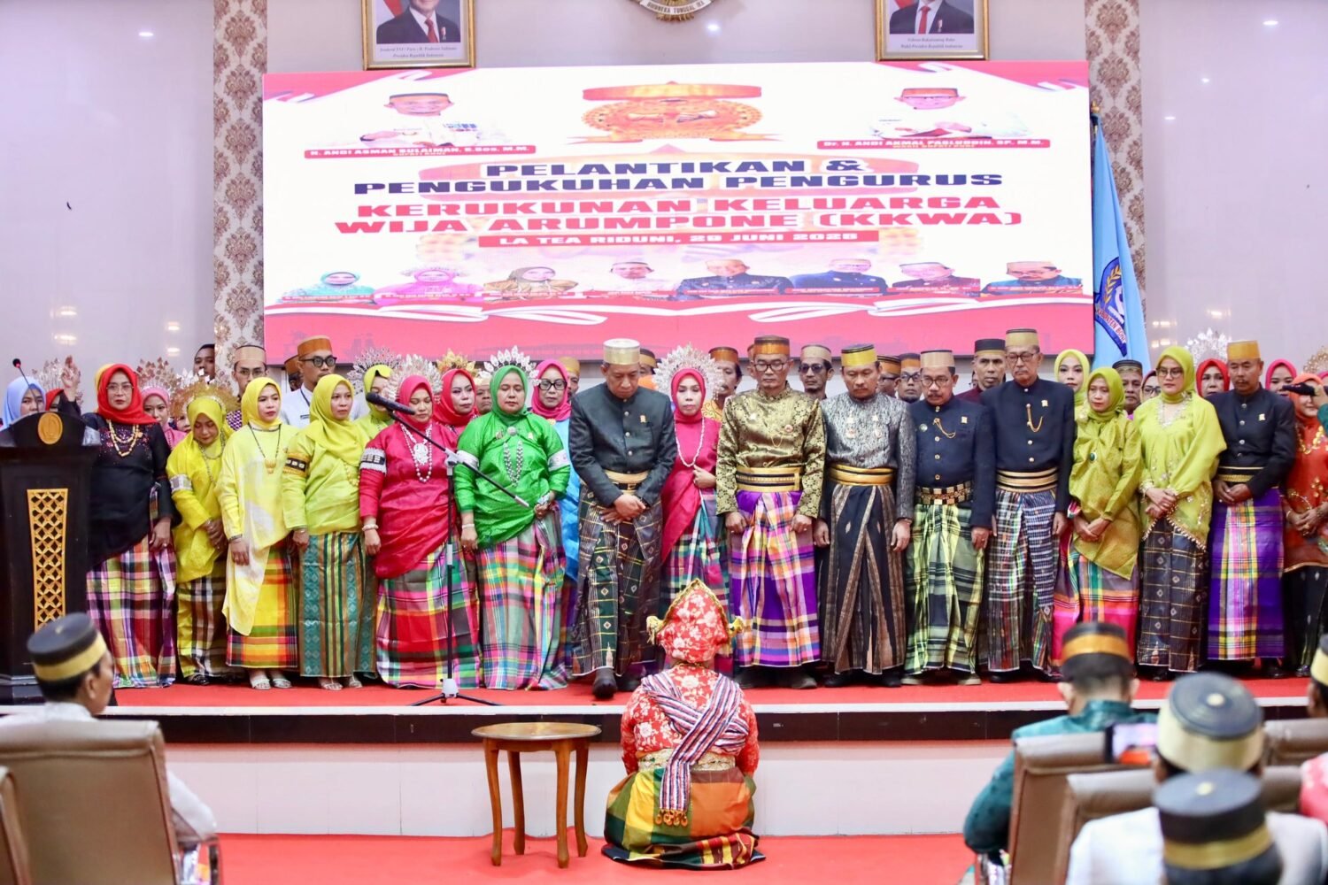 Bupati Bone Terima Pin Kehormatan Saat Hadiri Pelantikan DPP KKWA 2025