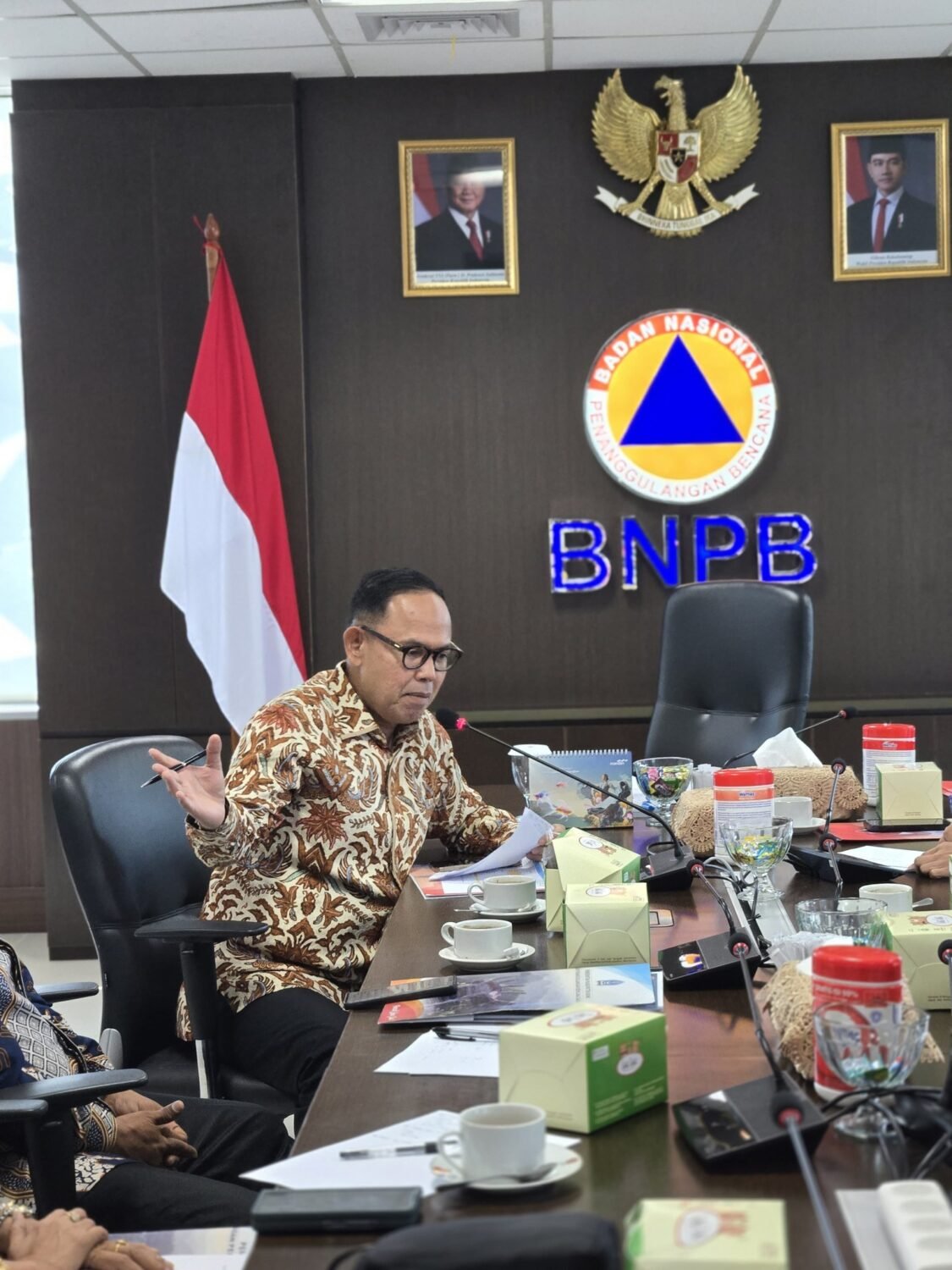 Wabup Andi Akmal Kunjungi BNPB Bahas Pencegahan Bencana di Bone 12 Wabup Andi Akmal Kunjungi BNPB Bahas Pencegahan Bencana di Bone