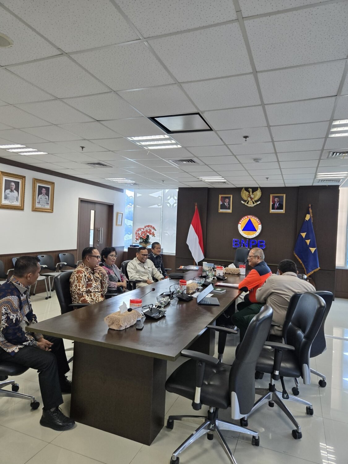 Wabup Andi Akmal Kunjungi BNPB Bahas Pencegahan Bencana di Bone 4 Wabup Andi Akmal Kunjungi BNPB Bahas Pencegahan Bencana di Bone