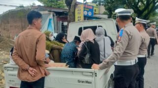 40 Pengendara Ditilang Polisi Di Hari Kesembilan Operasi Patuh Pallawa 2025 di Bone 3 40 Pengendara Ditilang Polisi Di Hari Kesembilan Operasi Patuh Pallawa 2025 di Bone