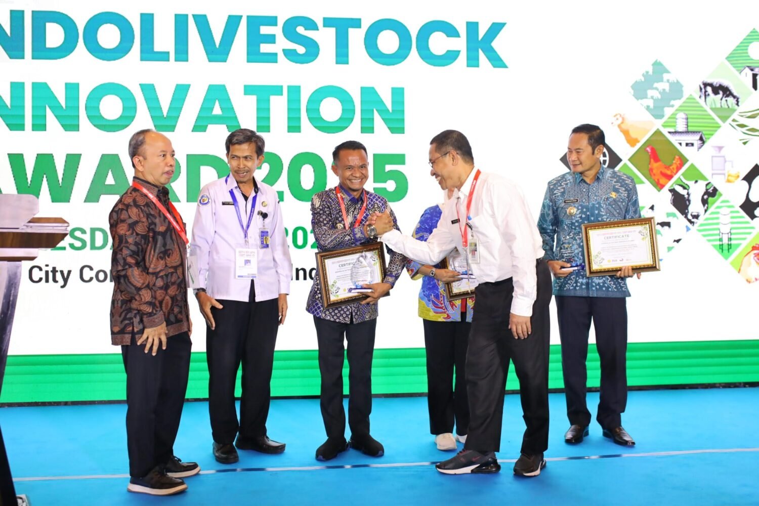 Kabupaten Bone Raih Penghargaan Nasional atas Inovasi Layanan Kesehatan Hewan