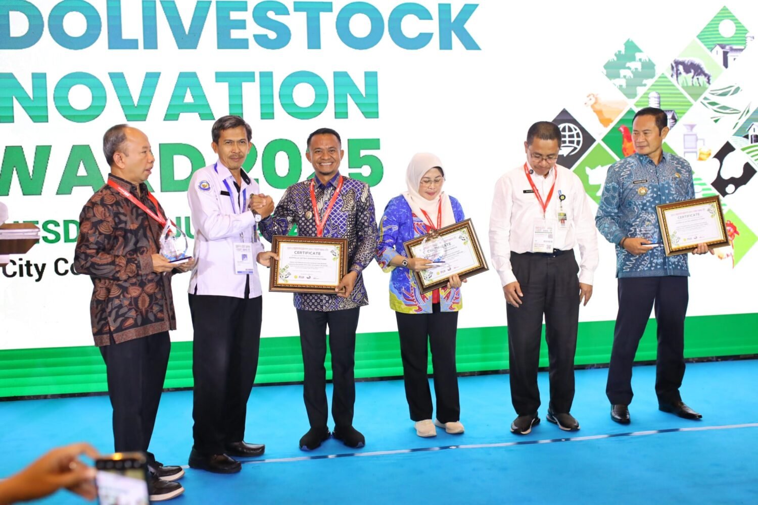 Kabupaten Bone Raih Penghargaan Nasional atas Inovasi Layanan Kesehatan Hewan