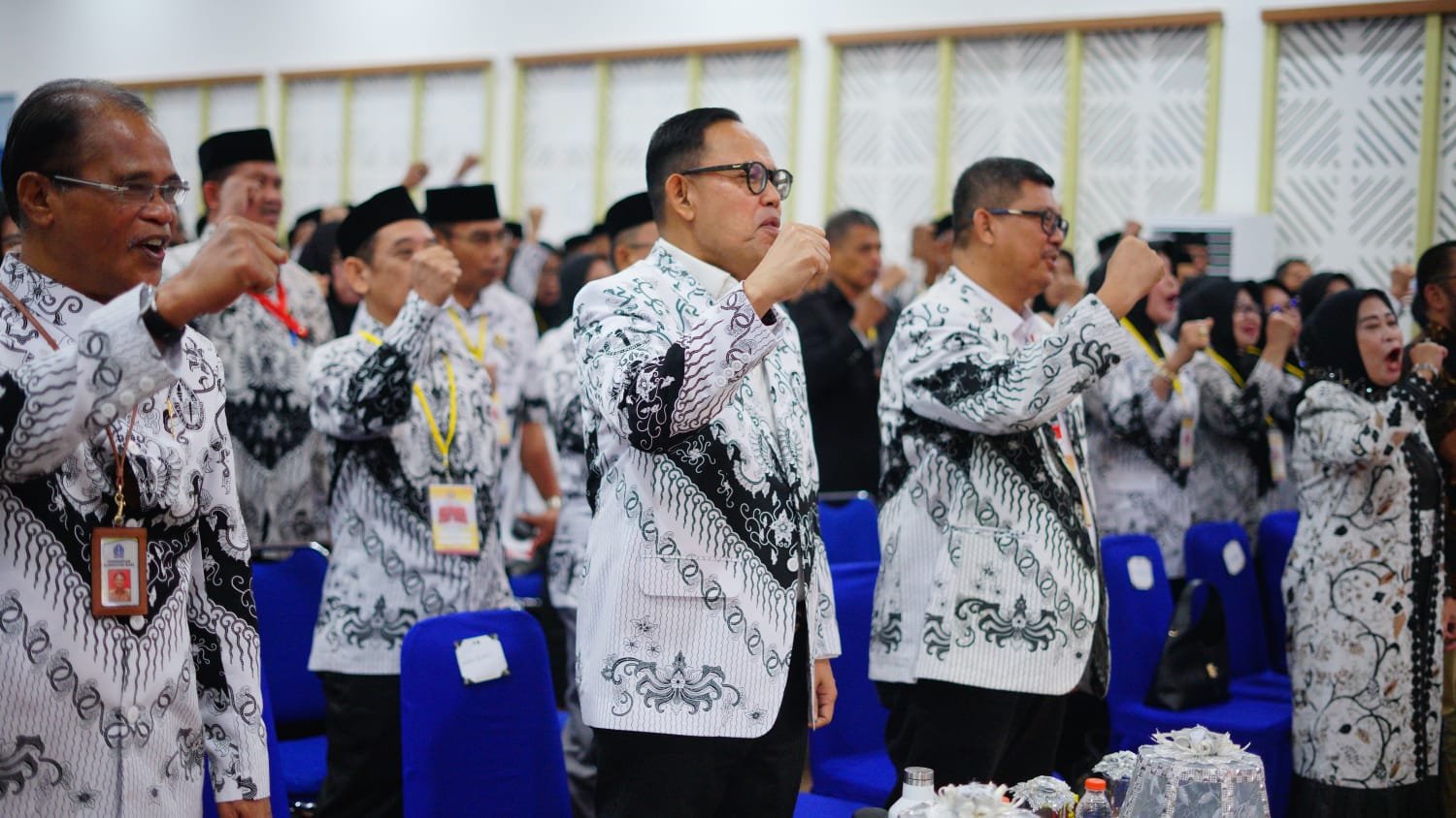 Konkab PGRI Bone 2025 Resmi Digelar, Usung Semangat Guru Menuju Bone Maberre' 9 Konkab PGRI Bone 2025 Resmi Digelar, Usung Semangat Guru Menuju Bone Maberre'