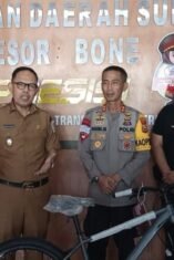 Pemkab Berikan Sepeda dan Uang Tunai untuk Personel Polres Bone yang Gagalkan Penculikan Anak