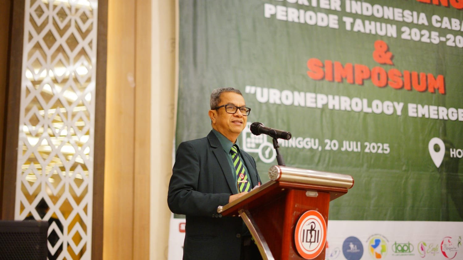 Resmi Dilantik! dr. Muh. Nur Abadi Nahkodai IDI Bone Periode 2025–2028 7 Resmi Dilantik! dr. Muh. Nur Abadi Nahkodai IDI Bone Periode 2025–2028
