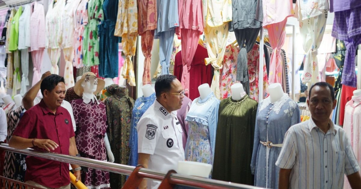 Wakil Bupati Bone Tinjau Pasar Palakka dan BTC, Dengarkan Curhatan Pedagang