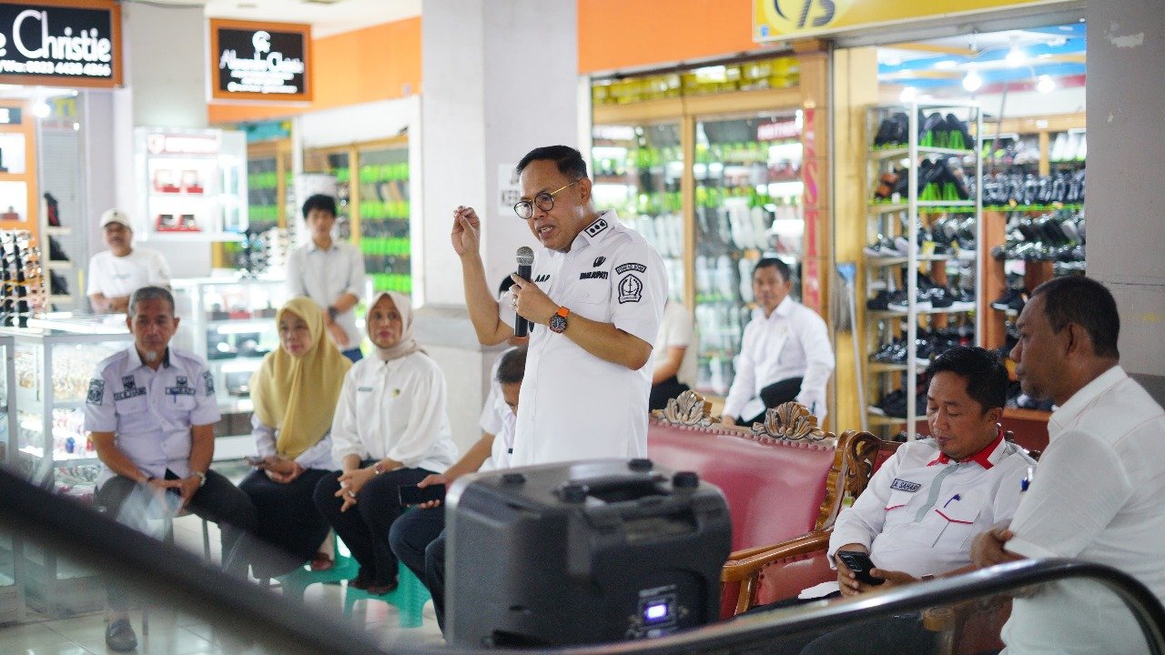 Wakil Bupati Bone Tinjau Pasar Palakka dan BTC, Dengarkan Curhatan Pedagang
