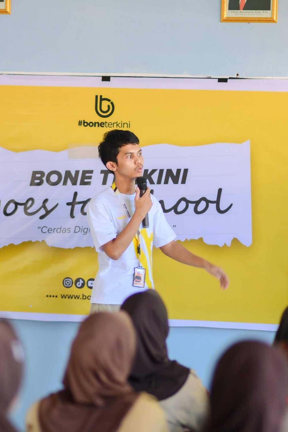 Perdana! Program Bone Terkini Goes To School Hadir di SMAN 13 Bone, Dorong Siswa Bijak Bermedia Sosial 6 Perdana! Program Bone Terkini Goes To School Hadir di SMAN 13 Bone, Dorong Siswa Bijak Bermedia Sosial