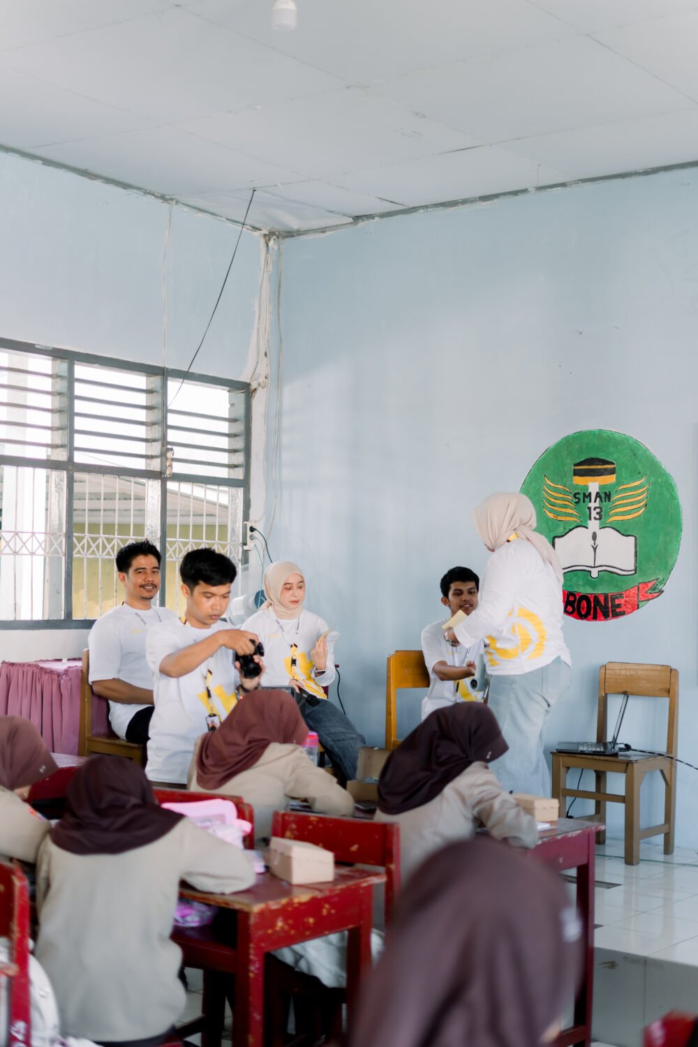 Perdana! Program Bone Terkini Goes To School Hadir di SMAN 13 Bone, Dorong Siswa Bijak Bermedia Sosial 8 Perdana! Program Bone Terkini Goes To School Hadir di SMAN 13 Bone, Dorong Siswa Bijak Bermedia Sosial
