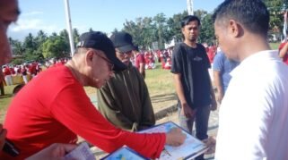 Petani Tembakau di Dua Boccoe Terima Bantuan dari Bupati Bone