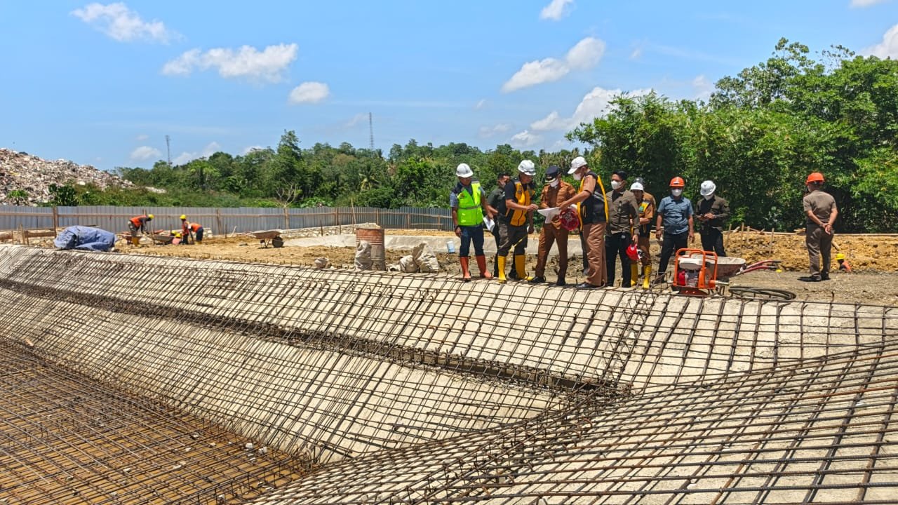 Bupati Bone Tinjau Pembangunan Instalasi Pengelolaan Lumpur Tinja Rp8 Miliar di Passippo