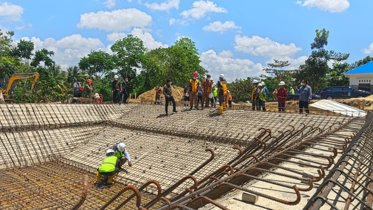 Bupati Bone Tinjau Pembangunan Instalasi Pengelolaan Lumpur Tinja Rp8 Miliar di Passippo