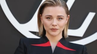 Chloë Grace Moretz Menikah Diam-Diam dengan Kate Harrison, Rayakan dengan Fishing hingga Poker 21 Chloë Grace Moretz Menikah Diam-Diam dengan Kate Harrison, Rayakan dengan Fishing hingga Poker