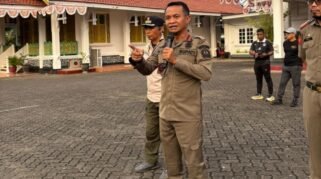 Kumpulkan Personel, Bupati Bone Minta Satpol PP Jadi Aparat yang Disiplin dan Berwibawa 4 Kumpulkan Personel, Bupati Bone Minta Satpol PP Jadi Aparat yang Disiplin dan Berwibawa