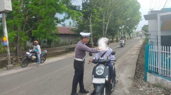 Satlantas Polres Bone Tindak Anak di Bawah Umur yang Naik Motor Saat ke Sekolah