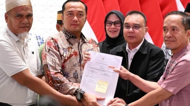 Prabowo Pulihkan Nama Baik Dua Guru Luwu Utara Lewat Hak Rehabilitasi Presiden