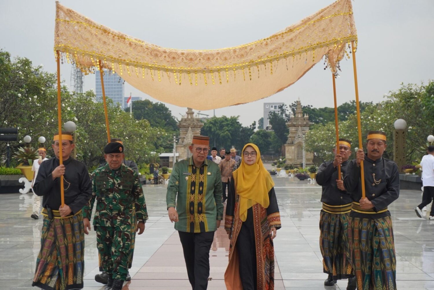 [FOTO] Wakil Bupati Bone Ziarah ke Makam Raja Bone La Pawawoi Karaeng Sigeri di Kalibata