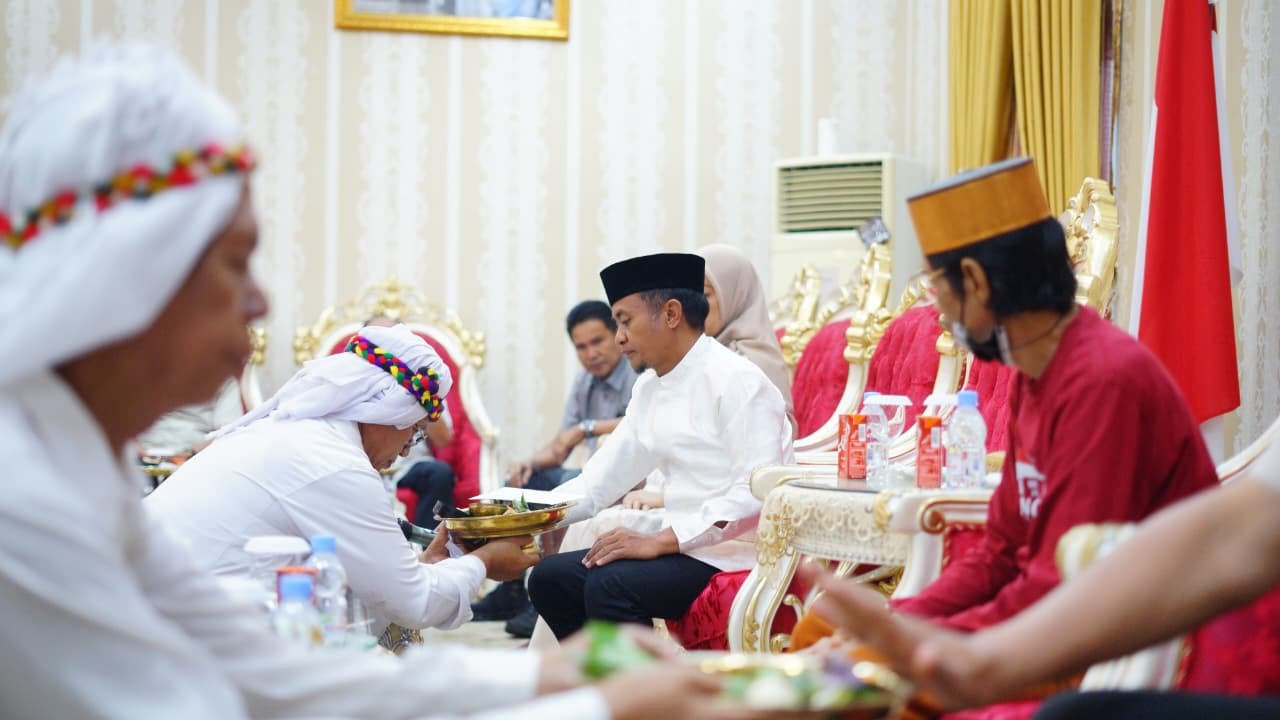 Bupati Bone Berikan Restu kepada Komunitas Adat dan Bissu untuk Gelar Prosesi Mallekke Uwae HJB ke-696