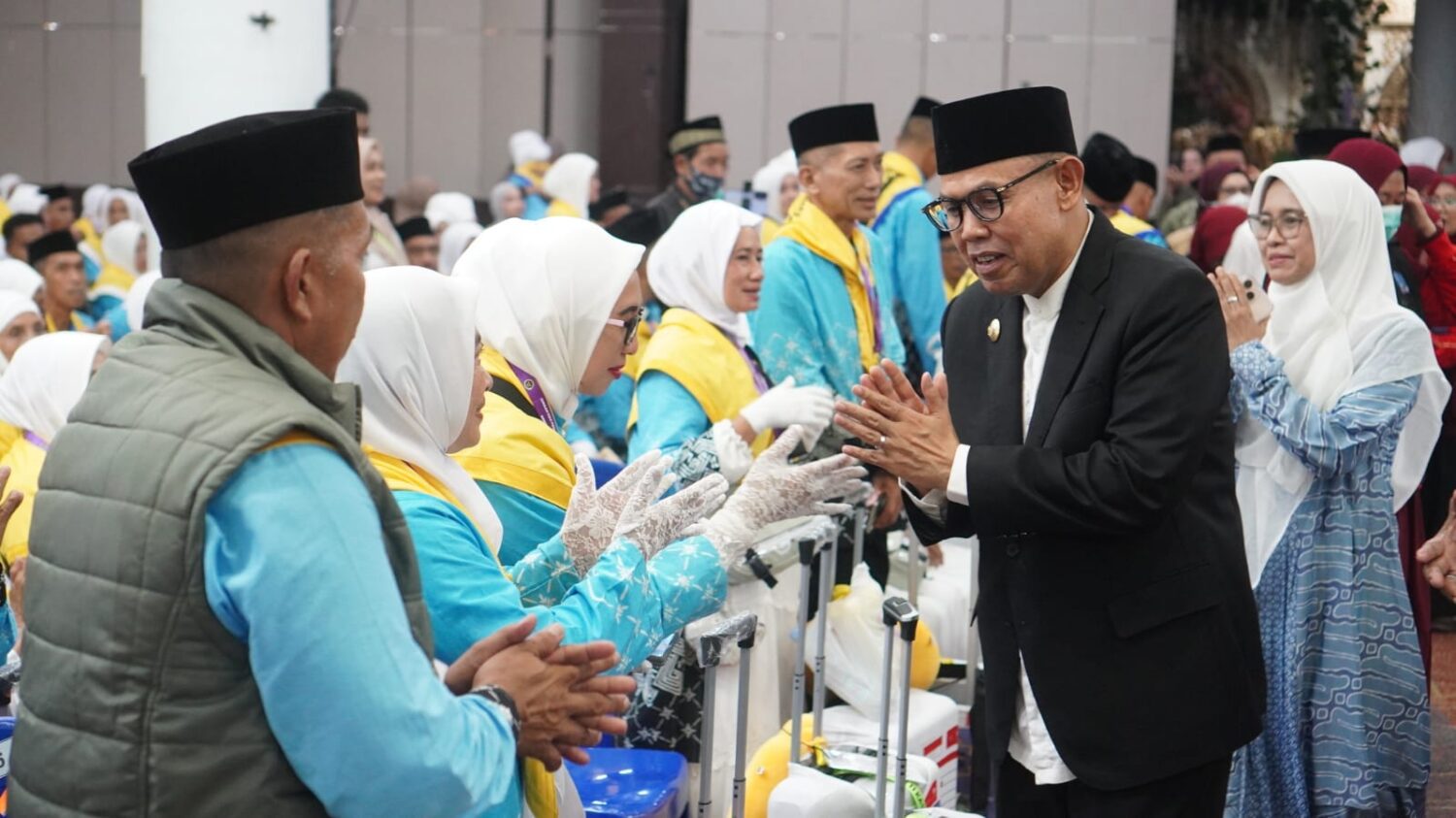 387 Jamaah Calon Haji Kloter Pertama Bone Resmi Diberangkatkan, Dilepas Dini Hari