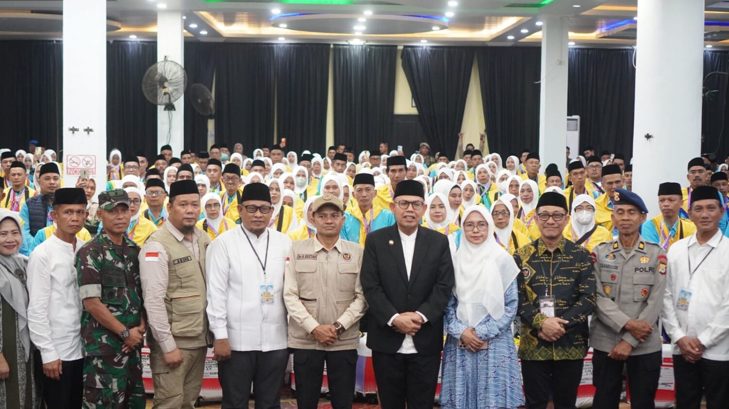 387 Jamaah Calon Haji Kloter Pertama Bone Resmi Diberangkatkan, Dilepas Dini Hari