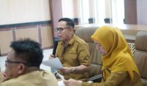 Pertemuan pembahasan pembatasan toko modern di Kabupaten Bone.