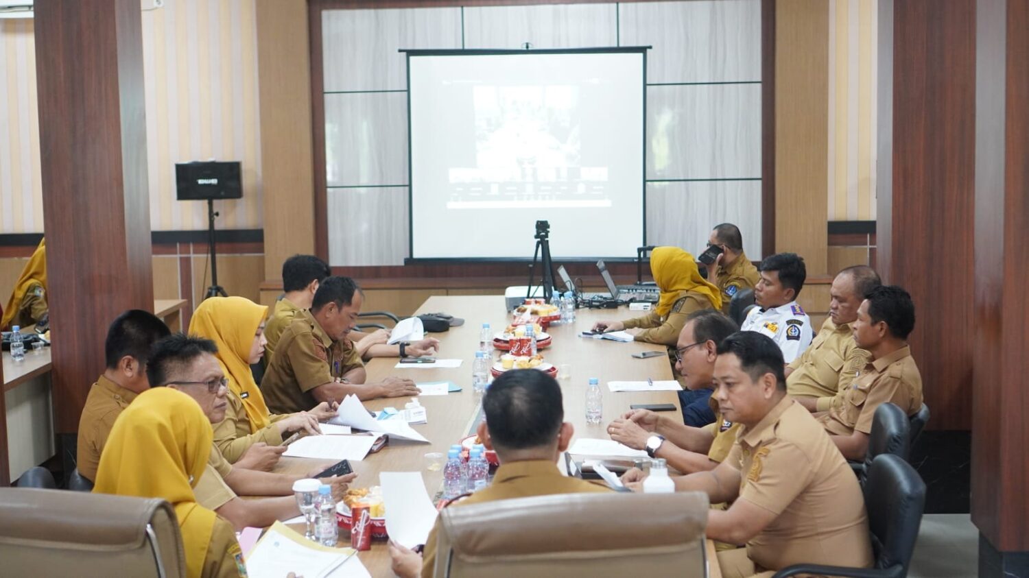 FOTO: Pemerintah Kabupaten Bone Bahas Rancangan Edaran Pembatasan Toko Modern