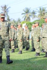 Kegiatan retret pejabat Pemerintah Kabupaten Bone di markas militer Armed 21 Kawali untuk penguatan integritas pimpinan.