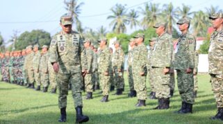 Kegiatan retret pejabat Pemerintah Kabupaten Bone di markas militer Armed 21 Kawali untuk penguatan integritas pimpinan.