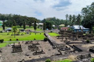 Menelusuri Kemegahan Makam Raja-raja Lamuru dan Jejak Peradaban Kuno Abad ke XIV di Kabupaten Bone 69 Kompleks Makam Raja-raja Lamuru Lalebata Bone wisata sejarah kuno.