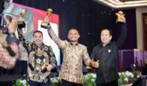 Bupati Bone Andi Asman Sulaiman terima penghargaan Top BUMD Awards 2026 Jakarta.