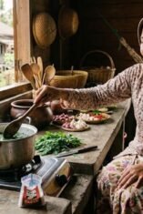 Cara mengolah air rebusan daun kelor yang benar untuk melancarkan produksi ASI ibu menyusui.
