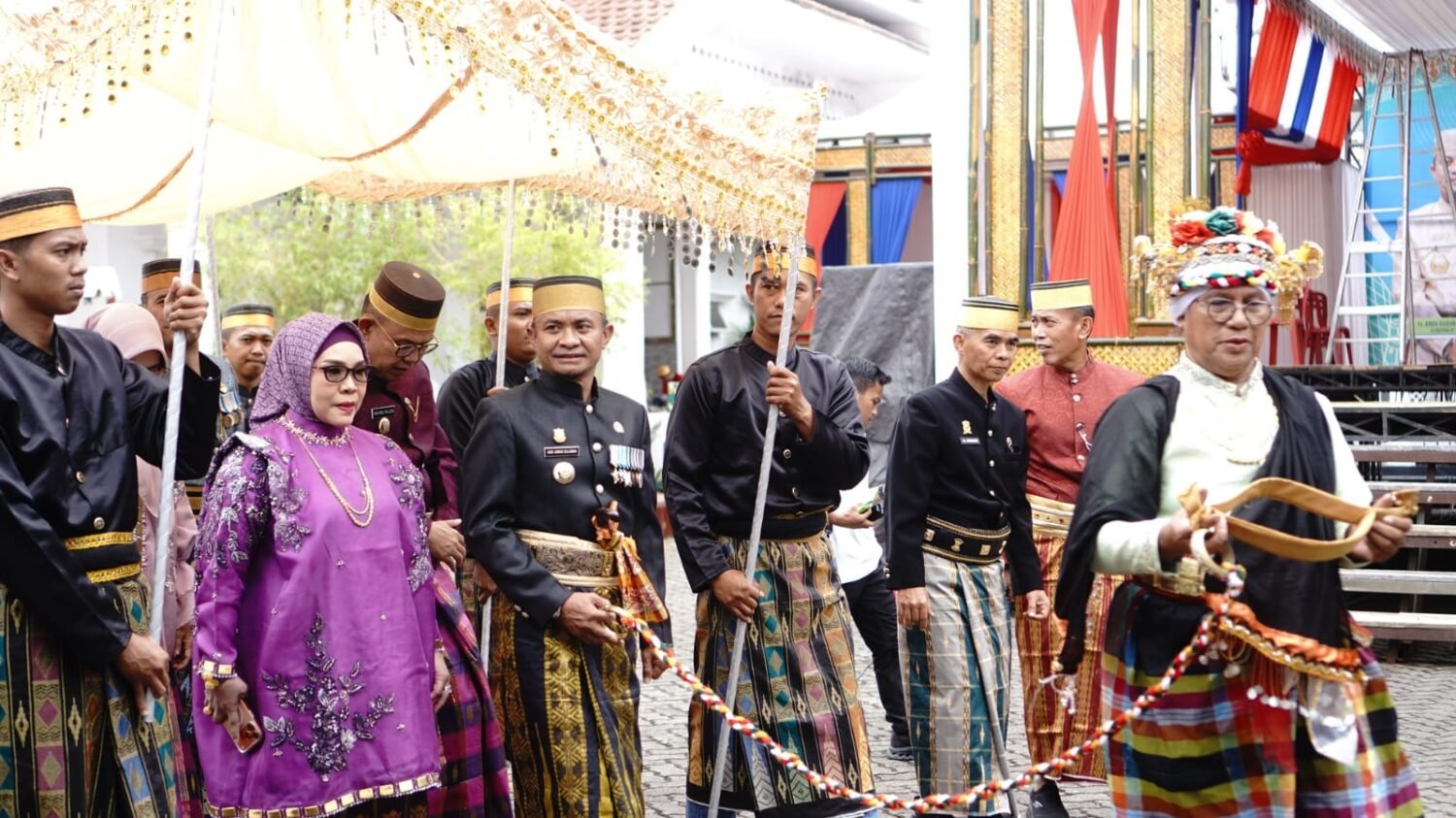 [FOTO] Tradisi Pra Mattompang Arajang Awali Rangkaian Sakral Hari Jadi Bone ke-696 di Museum Arajang