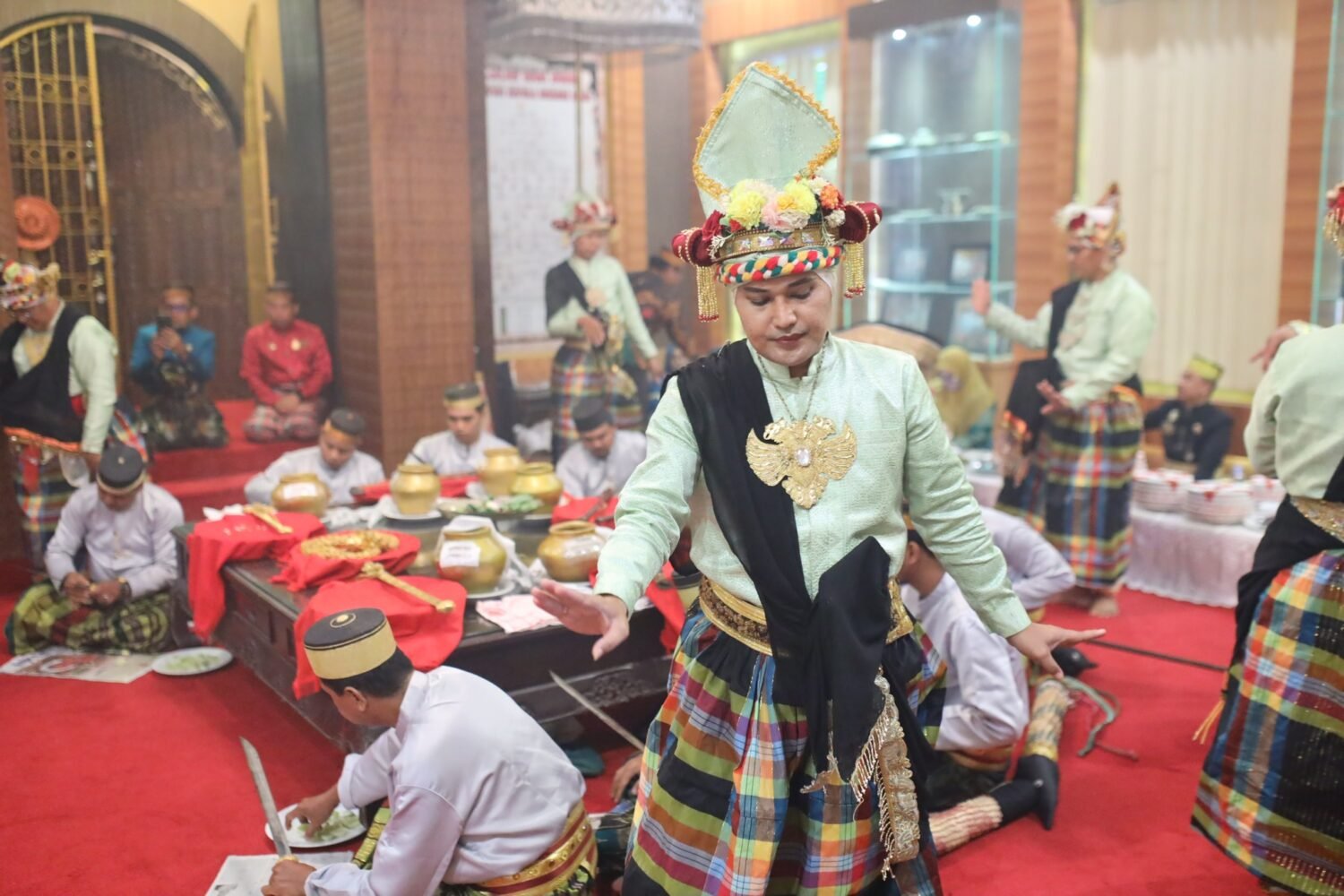 [FOTO] Tradisi Pra Mattompang Arajang Awali Rangkaian Sakral Hari Jadi Bone ke-696 di Museum Arajang