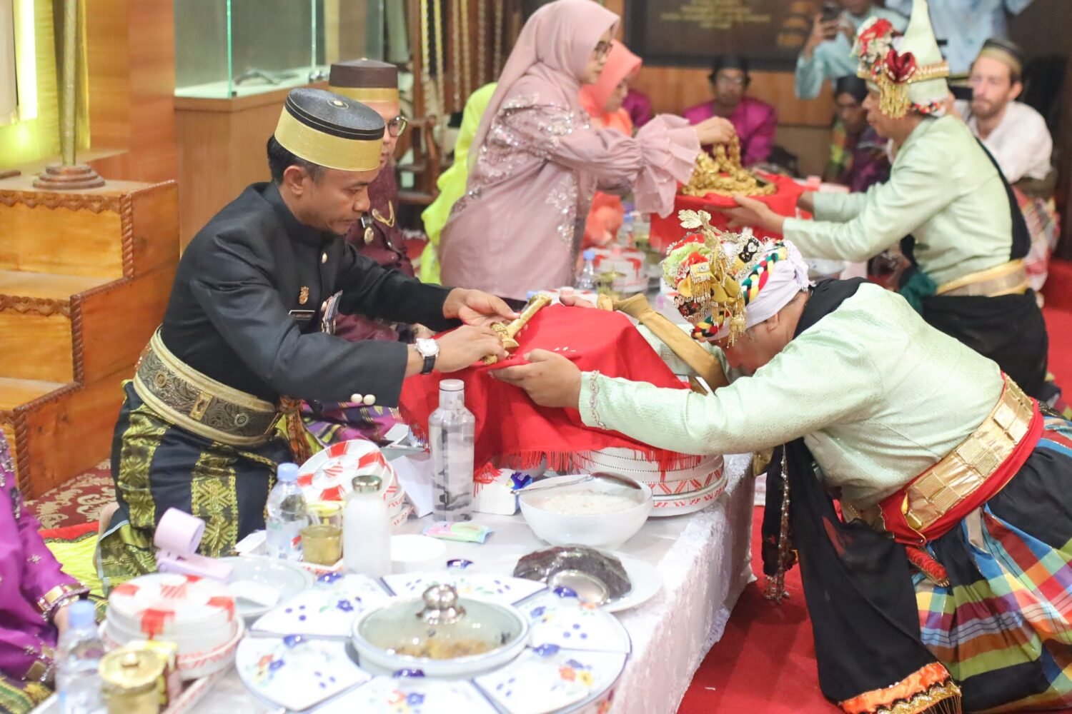 [FOTO] Tradisi Pra Mattompang Arajang Awali Rangkaian Sakral Hari Jadi Bone ke-696 di Museum Arajang