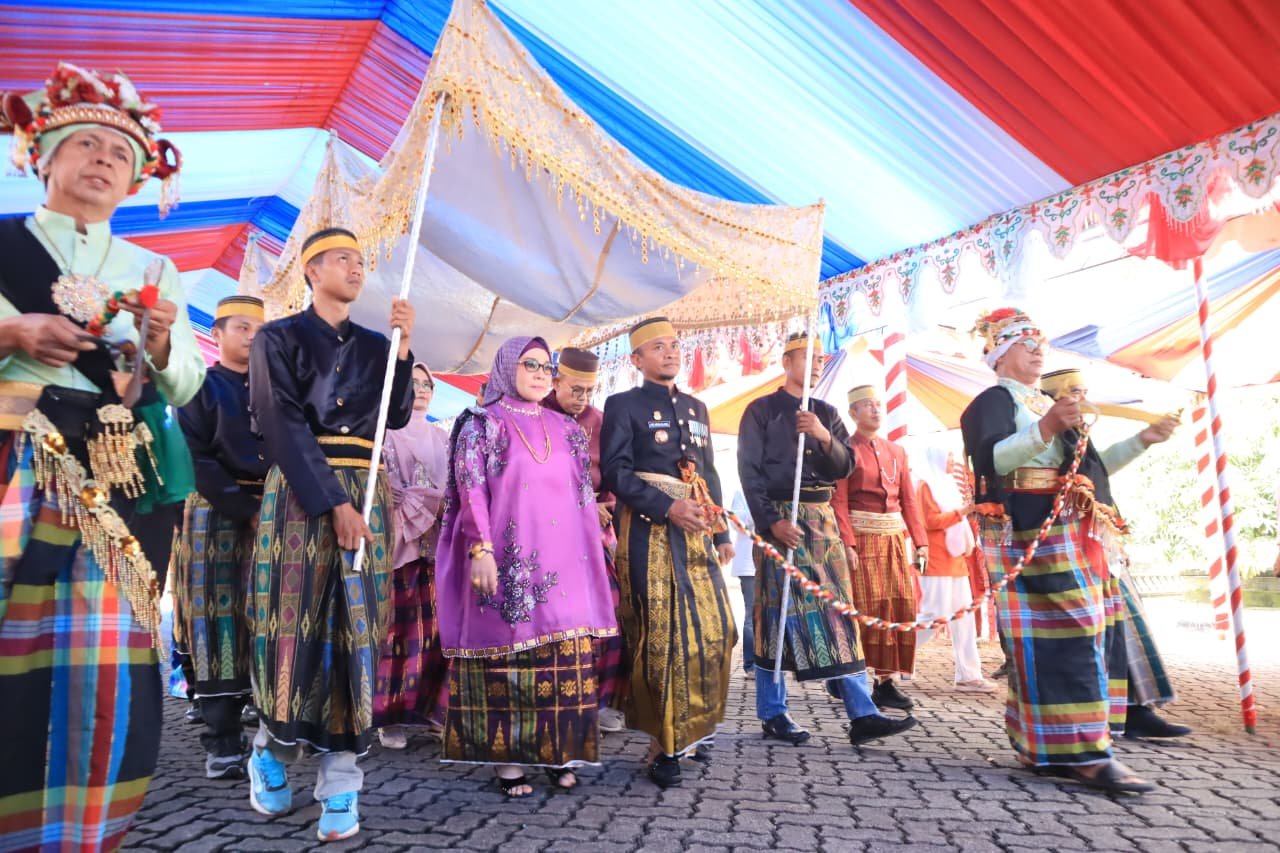 [FOTO] Tradisi Pra Mattompang Arajang Awali Rangkaian Sakral Hari Jadi Bone ke-696 di Museum Arajang